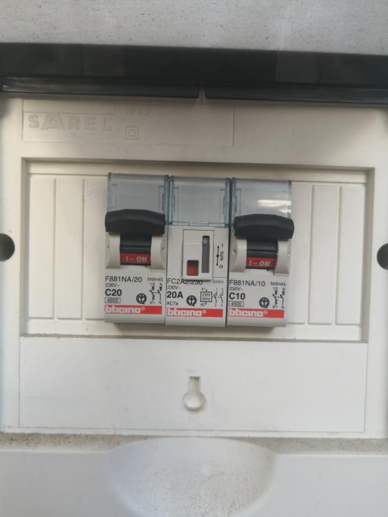 1068073858_quadrovicinoalcontatore.jpg