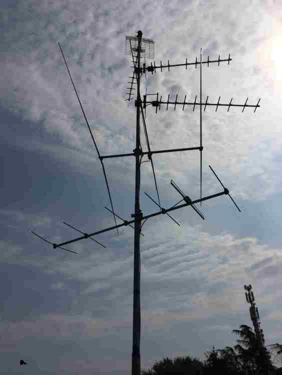 antenne dal tetto 3.JPG