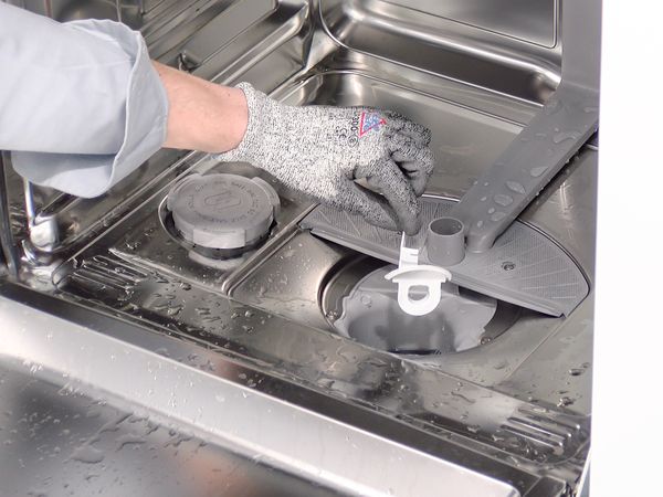15833650_Bosch-DishwasherPumpUnblock-12-Cover.jpg.62bffa8f8151bdfb9959a1f5f8d1f0c7.jpg
