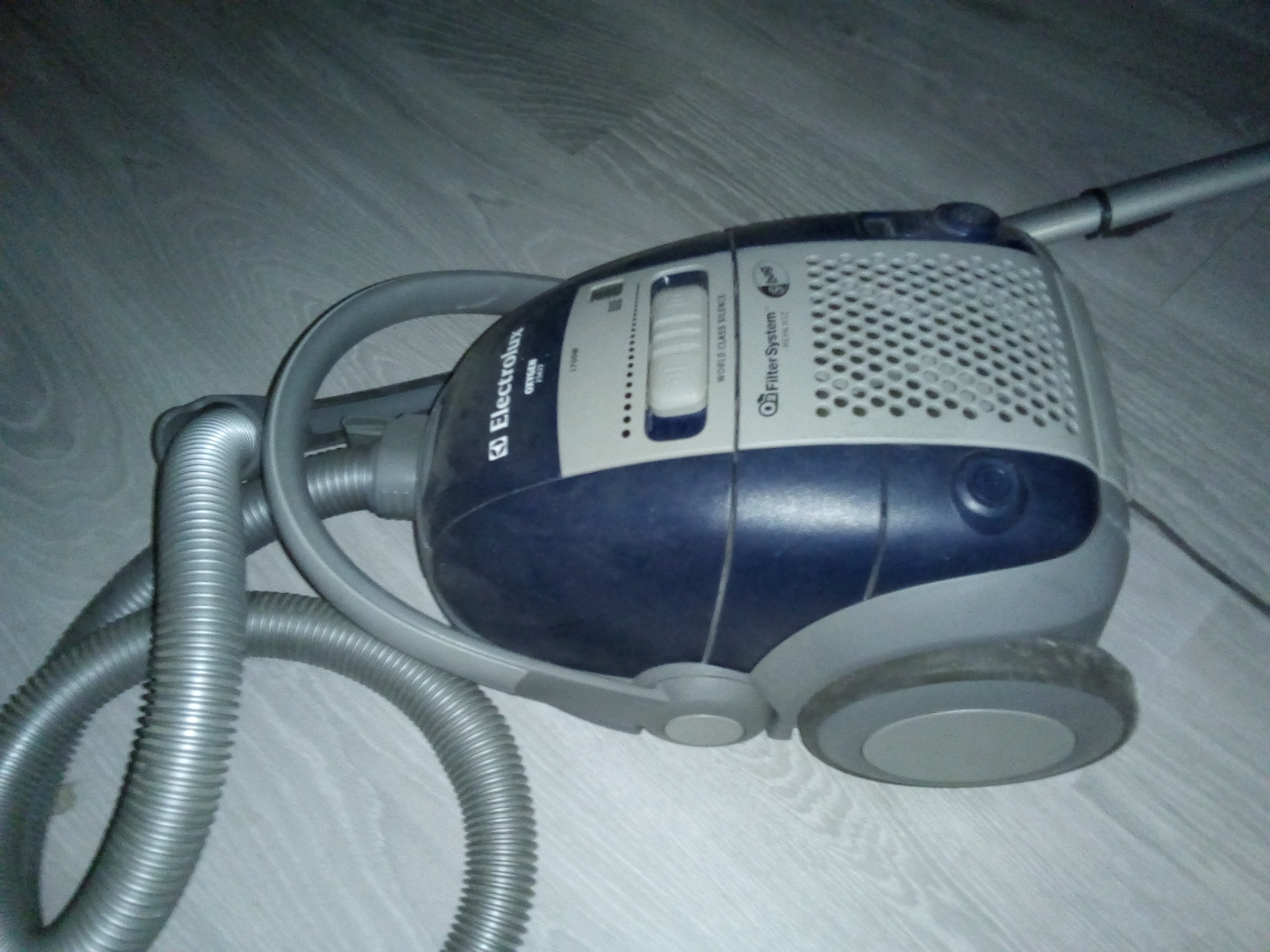 Aspirapolvere Electrolux Z5622 OXYGEN si spegne dopo poco e fa