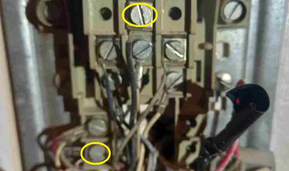 PulsantecancellovecchiocitofonoELVOX.thumb.jpg.e1e417be99513ed02559b6f5890cee14.jpg