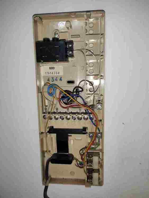 citofonoposto1.thumb.jpg.abb4f036429ffa51d7dbd44f0921717a.jpg
