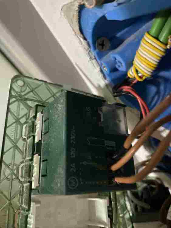 retrointerruttoretapparella.thumb.jpeg.b3f261ba3e7814919d6caa505b1756b6.jpeg